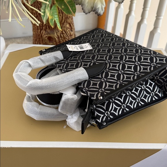 Michael Kors Mirella Crossbody Purses Brand New Authentic 10x8 - Picture 9 of 9